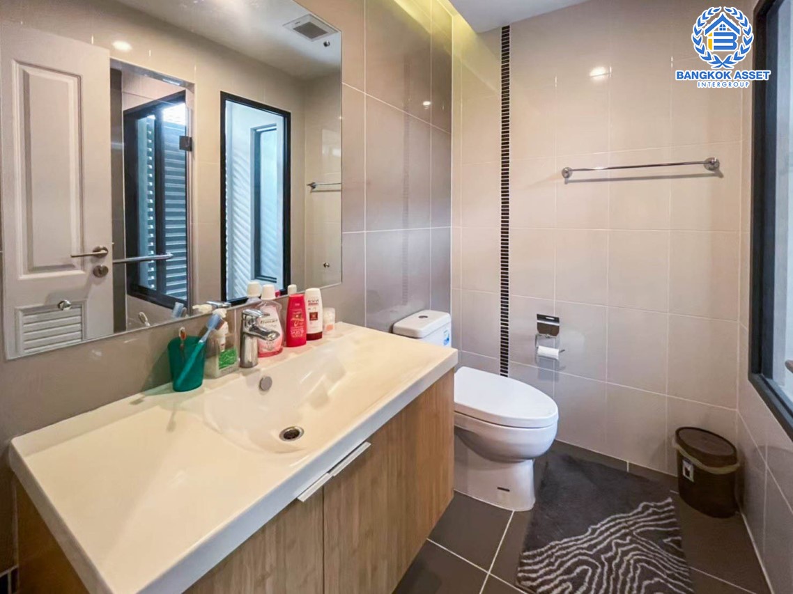 *****บ้านเดี่ยวมือสอง ม.ภัสสร แจ้งวัฒนะ-ชัยพฤกษ์ เนื้อที่กว้าง 61 ตร.ว. ฟังก์ชัน 4 ห้องนอน 3 ห้องน้ำ 2 ที่จอดรถ บ้านแต่งใหม่ เรียบง่ายแต่หรูหรา ดูทันสมัย โครงการตั้งบนทำเลแห่งการเดินทาง เชื่อมต่อถนนแจ้งวัฒนะ, ถนนราชพฤกษ์, ถนนติวานนท์ เพียง 10 นาทีถึงเซ็นทรัลแจ้งวัฒนะ ใกล้จุดขึ้นทางด่วน "แจ้งวัฒนะ" จองเลย!